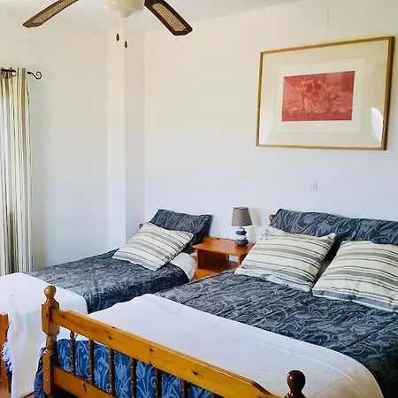 Holiday home Craig, Spacious With Amazing Garden And Private Heated Pool Rotova